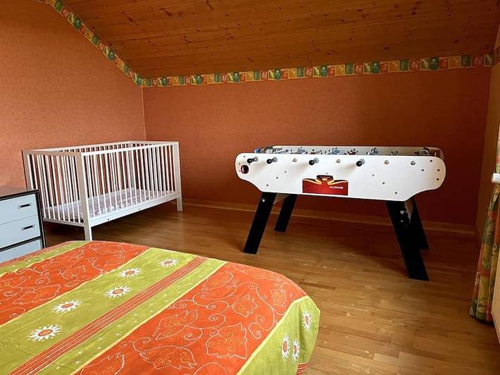 Location de vacances pour 6 personnes, avec vue ainsi que terrasse et jardin à Bians-les-Usiers - 4