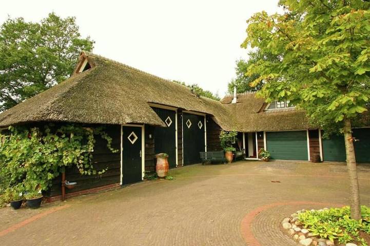 Ferienhaus für 8 Personen, mit Whirlpool und Garten sowie Sauna