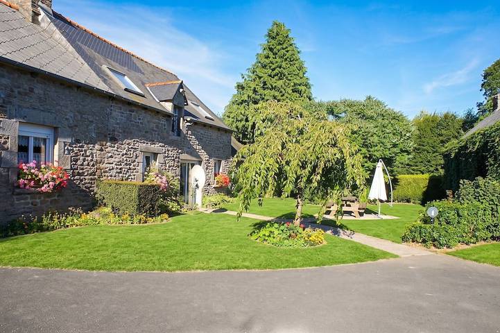 Location de vacances pour 15 personnes, avec Terrasse et Jardin à Saint-Gouéno