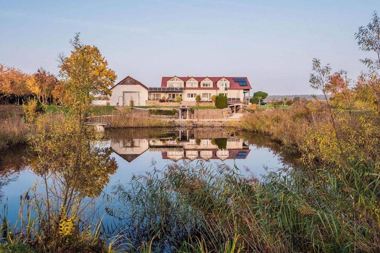 Ganze Wohnung, Schwanensee Appartements in Sommerach, Fränkisches Weinland