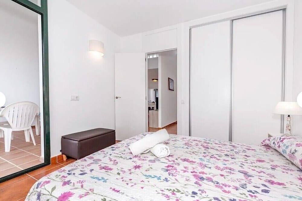 Entire apartment, Apartamento 2 habitaciones Puerto Cala´n Bosch in Cala en Bosc, Ciutadella