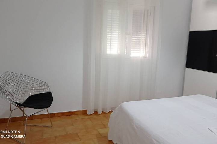 “Ampolla Villa”, 5 min away from the beach, 500 sqm garden, 9 persons in l'Ampolla, Costa Dorada