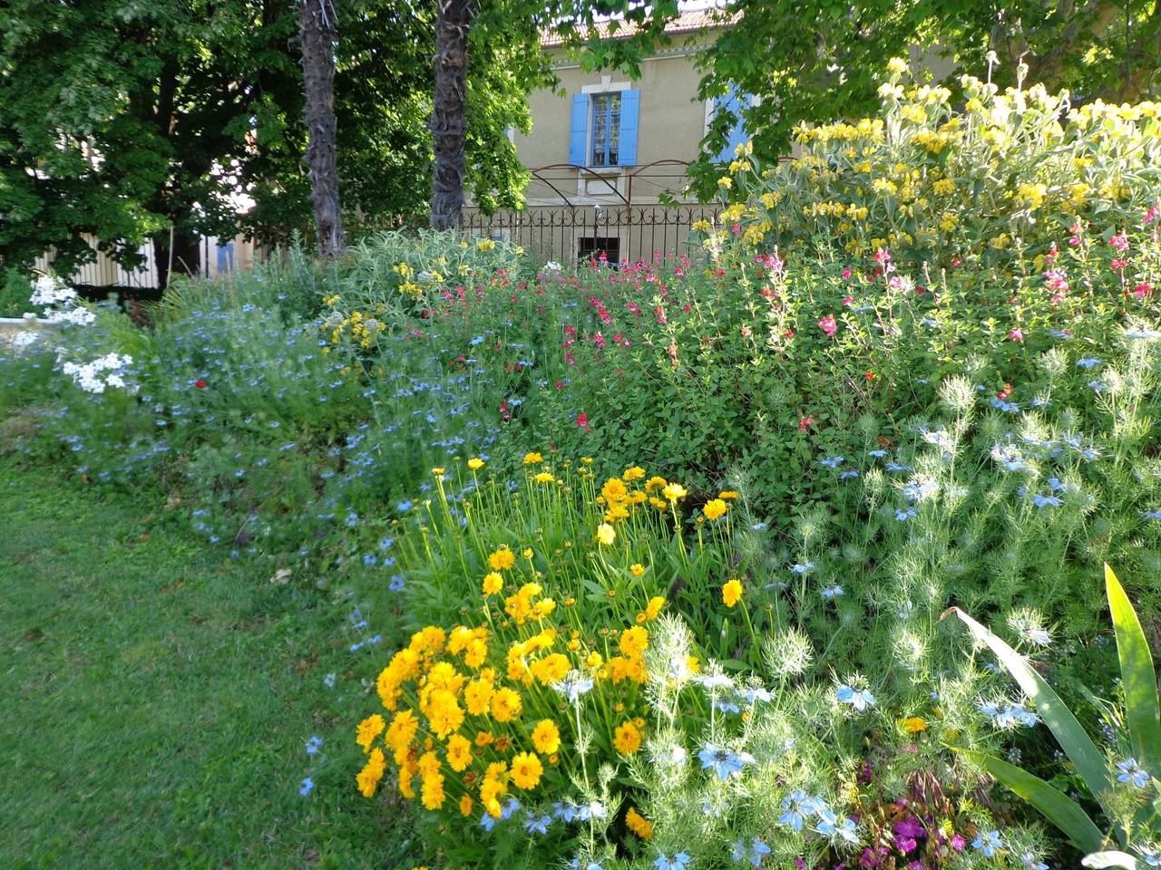 Apartamento entero, Klimatisierte Wohnung mit 2 Schlafzimmern und Pool in Cavaillon, Parque natural regional del Luberon