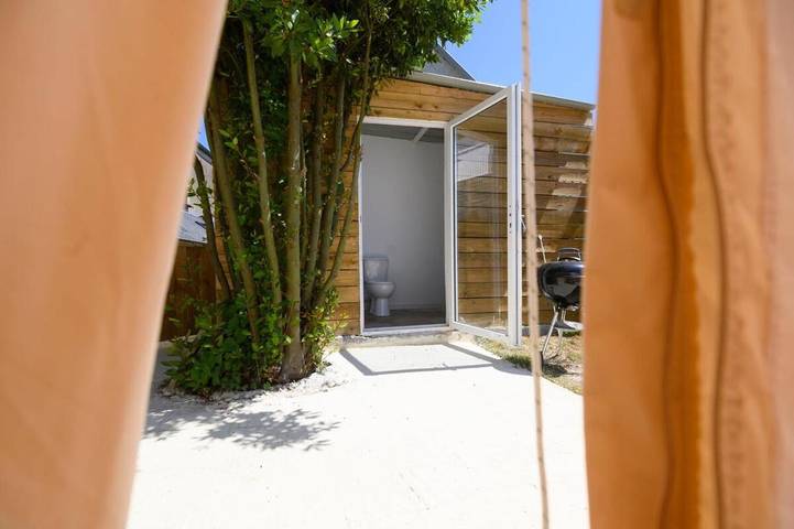 Gîte pour 3 personnes, avec jardin ainsi que vue et piscine à Le Molay-Littry - 4