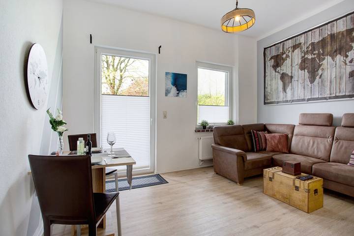 Hel lejlighed, Apartment "Komfortable Ferienwohnung Nähe Südstrand" with Balcony & Wi-Fi in Wilhelmshaven, Sydlige Nordsøkyst