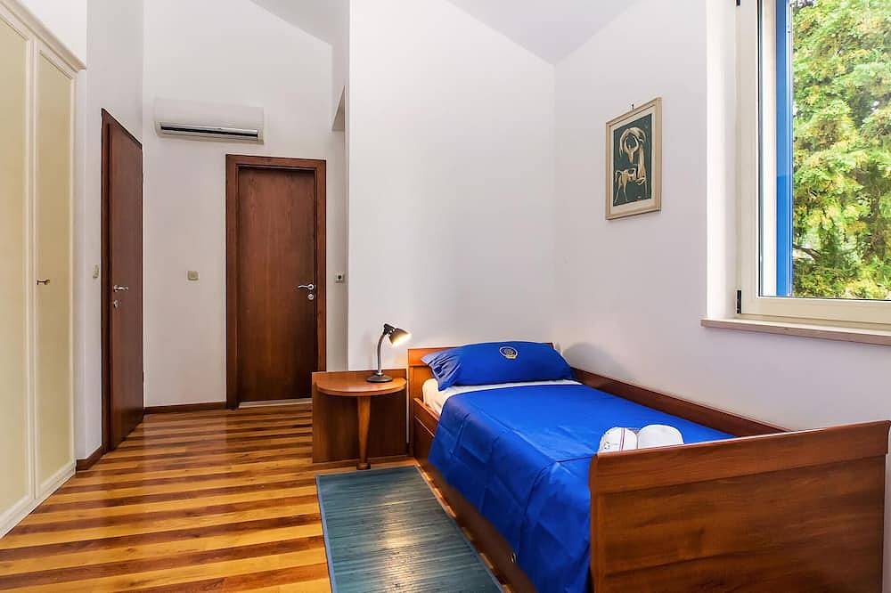 Beautiful home in Supetar in Supetar, Brac