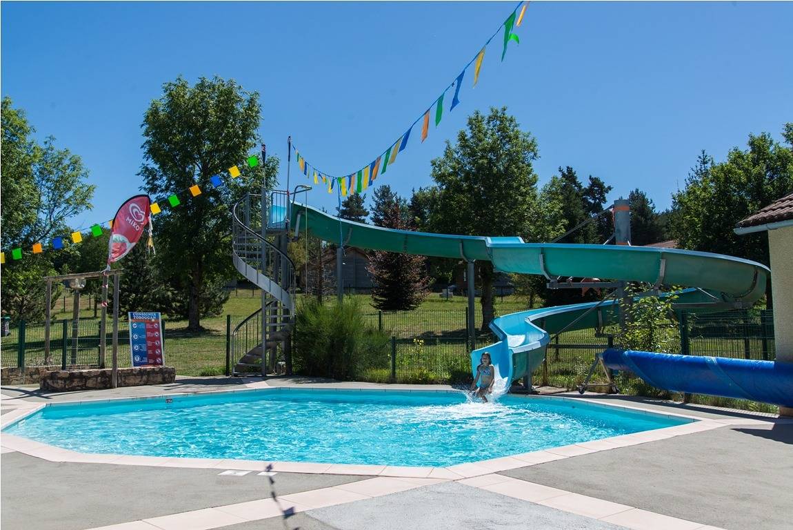Logement 4/6 personnes - Village Vacances de la Forêt de Ganigal in Le Malzieu-Ville, Mende region