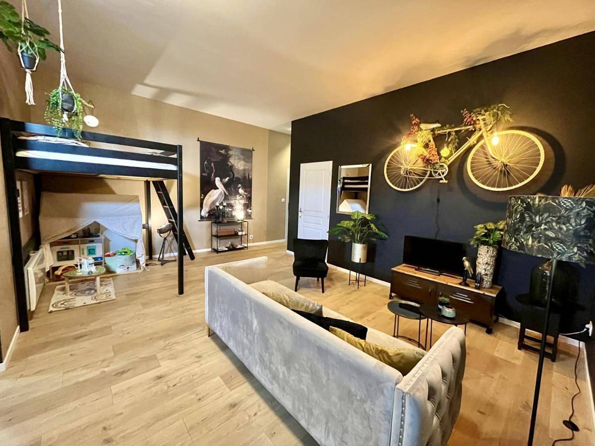Appartement entier, "Gîte Le Loft" - Airco in Chamblet, Région de Montluçon