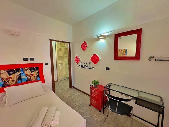 Bed and breakfast for 2 people, with terrace in Milan