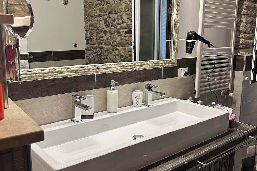 Casa de vacaciones 'Maison Gaia' con balcón, Wi-Fi y aire acondicionado in Velletri, Castelli Romani