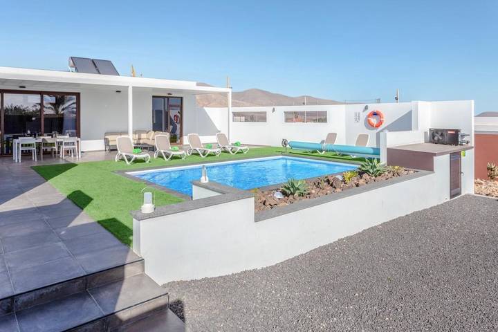 Chalet para 6 personas, con piscina y jardín en Fuerteventura - 4