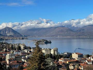 Ferienwohnung für 3 Personen, mit Seeblick und Terrasse sowie Ausblick in Comune di Stresa