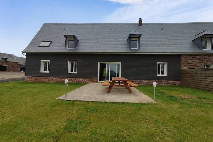 Gîte pour 10 personnes, avec terrasse et jardin, animaux acceptés dans Cropus