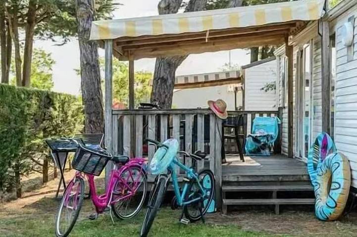 Camping pour 6 personnes à Brem-sur-Mer