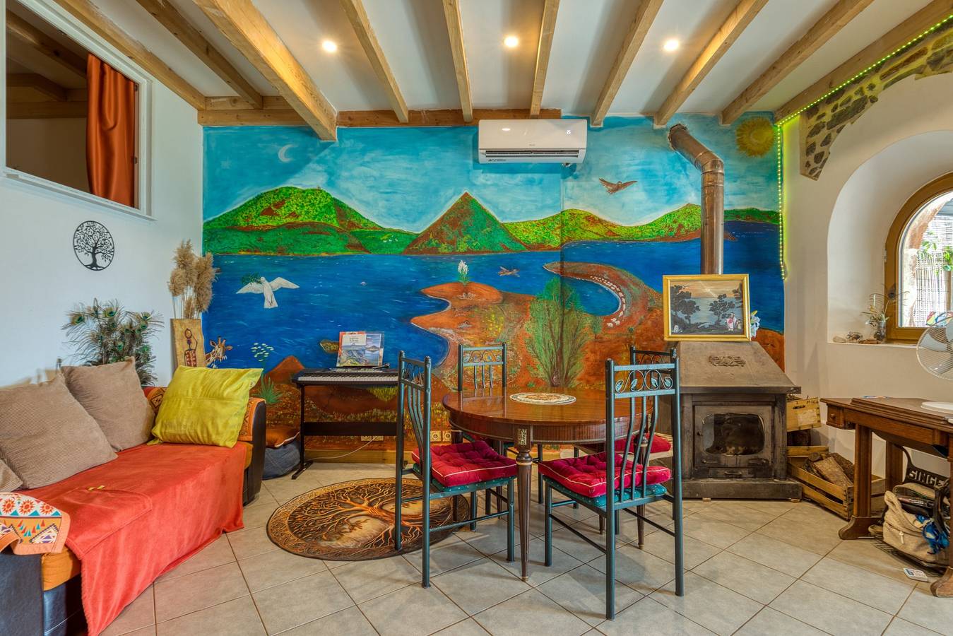 Appartement entier, Appartement « Les Trésors Du Lac » avec vue sur le lac, Wi-Fi et climatisation in Région de Lodève