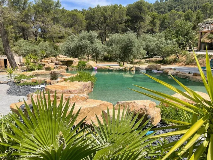 Casa de vacaciones para 8 personas, con vistas además de piscina y jardín - 1