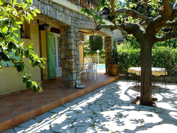 Gîte pour 3 personnes, avec vue ainsi que jardin et piscine, animaux acceptés dans le Var - 2
