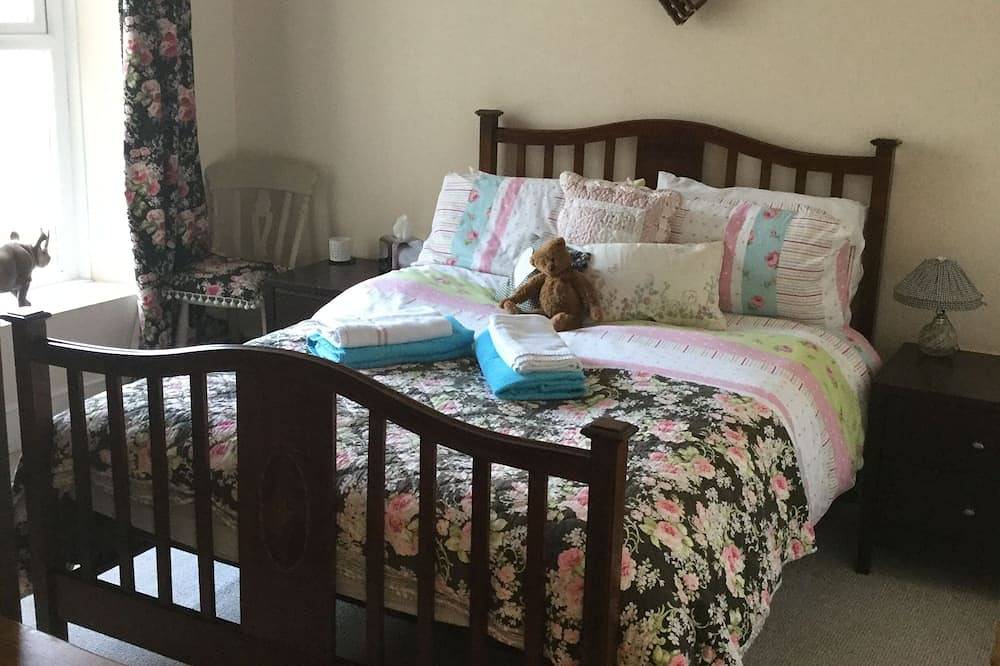 Yazelle town house in Llanelli, Carmarthenshire