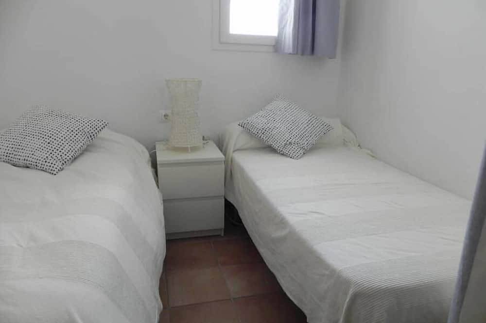 In the middle of the old town of Conil, furnished roof terrace with sea view, gas grill, modern furniture - Casa Magallanes - in Conil de la Frontera, Costa de la Luz