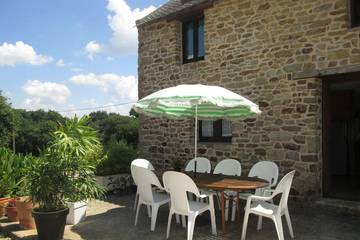 Location de vacances pour 11 personnes, avec terrasse et jardin, animaux acceptés à Brech