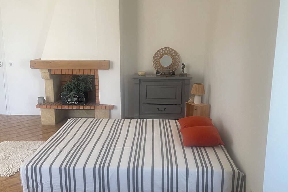 T4 family villa with garden and 8x4 pool equipped pool house in Lunel-Viel, Côte d'Améthyste