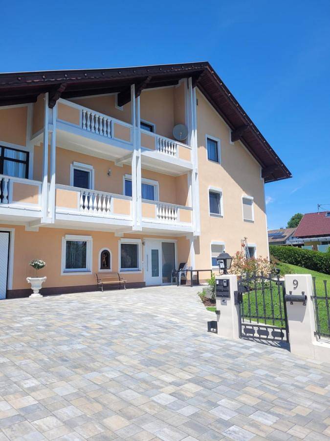 Ferienwohnung für 5 Personen, mit Garten und Ausblick