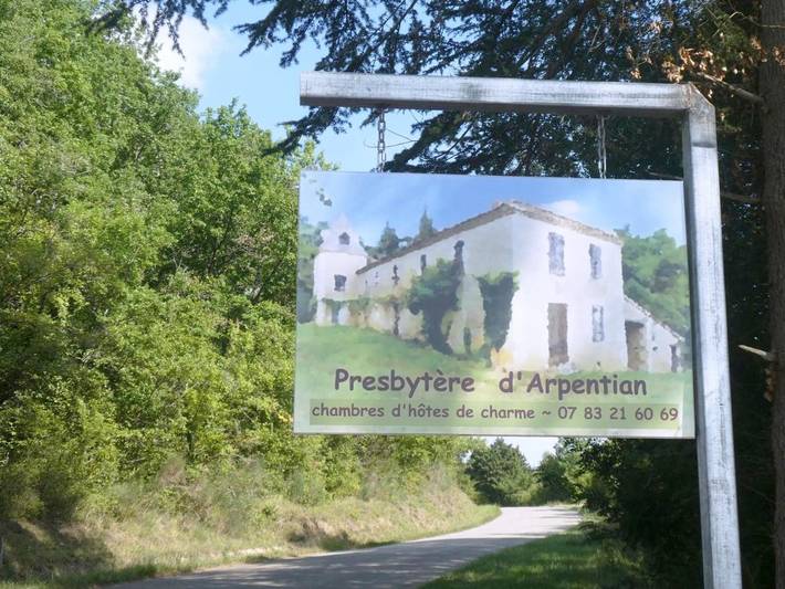 Location de vacances pour 2 personnes, avec terrasse et piscine ainsi que jardin et vue à Jegun - 4