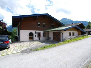 Ferienwohnung für 16 Personen in Neukirchen am Großvenediger, Bundesland Salzburg, Bild 1