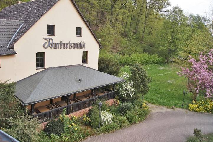 Hotel für 3 Personen, mit Terrasse und Garten sowie Ausblick in Hofheim