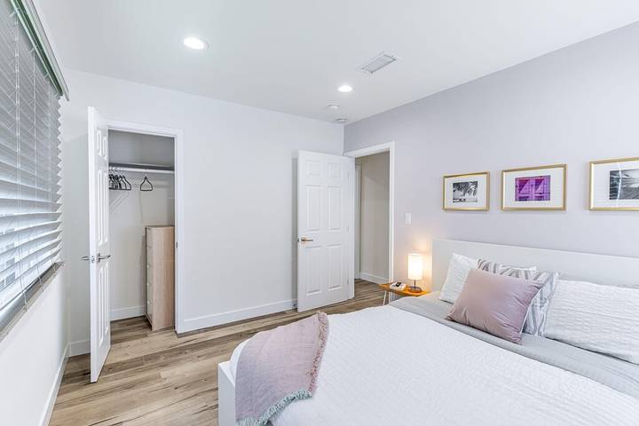 Villa pour 16 personnes, avec jardin ainsi que piscine et balcon, animaux acceptés à Los Angeles - 3