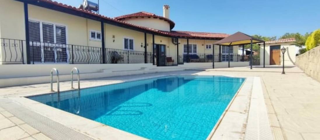 Ferienhaus für 6 Personen, mit Garten und Pool sowie Meerblick, kinderfreundlich in Nordzypern - 2