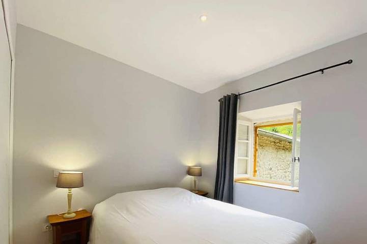 Location de vacances pour 4 personnes, avec piscine et jacuzzi à Rochessauve - 2