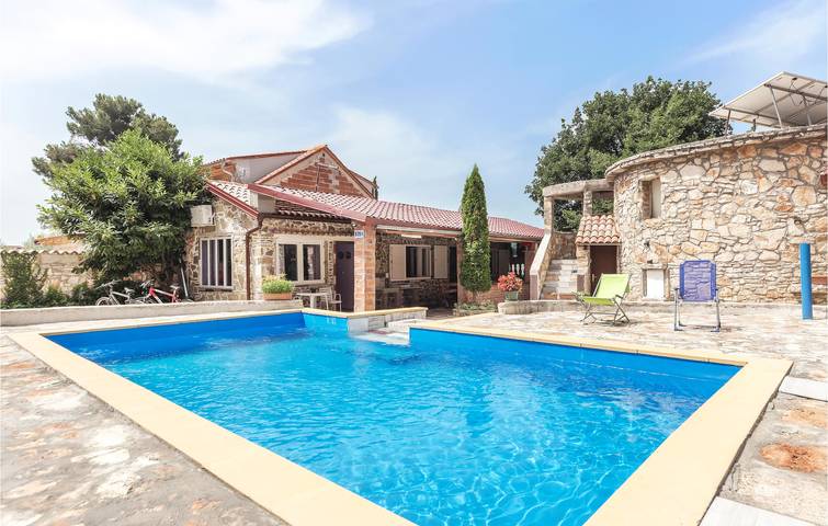 Ferienhaus für 4 Personen, mit Terrasse in Peroj - 2