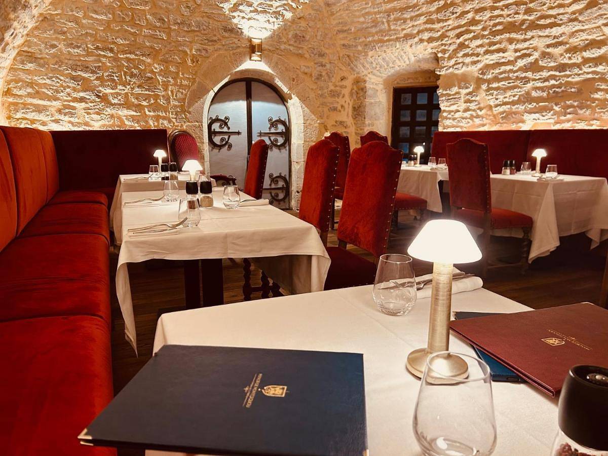 Hôtel-Restaurant Le Manoir De Montesquiou in La Malène, Parc national des Cévennes
