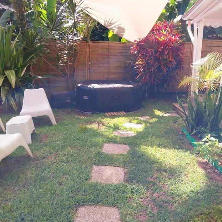 Appartement de vacances pour 4 personnes, avec jacuzzi et jardin