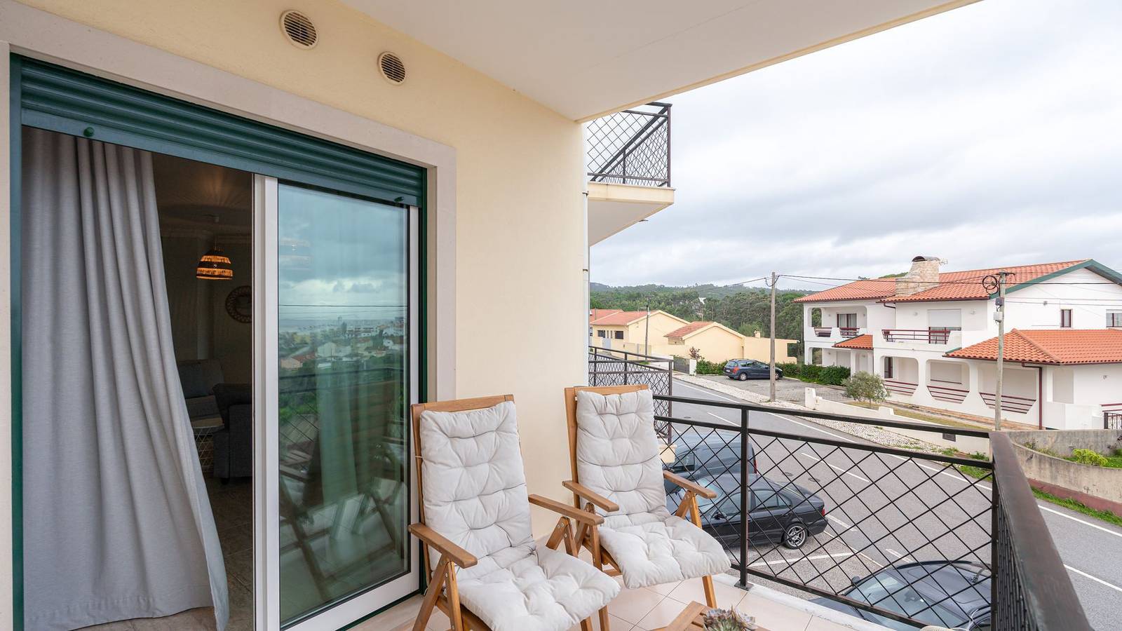 Ganze Wohnung, Amazing 2Bdr Flat W/ Terrace & Pool by Lovelystay in Buarcos, Figueira da Foz