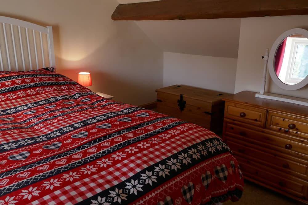 The Nook, a cosy 3 bed cottage, newly renovated & pet friendly in Tideswell in Tideswell, Derbyshire