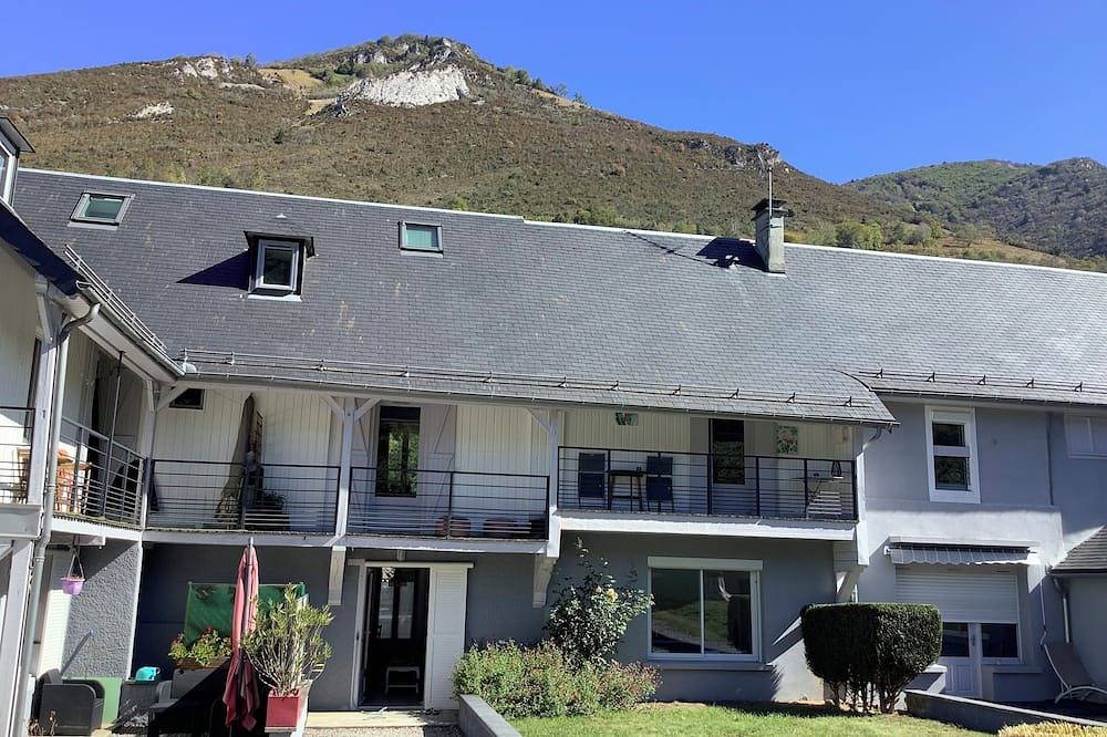 Entire apartment, Apartment at the foot of La Mongie in Campan, Hautes-Pyrénées