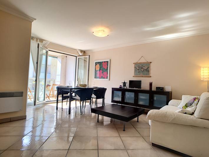 Entire apartment, N&J -Palais Renoir - Close sea - Free parking in Nice (France), Mediterranean Coast (France)