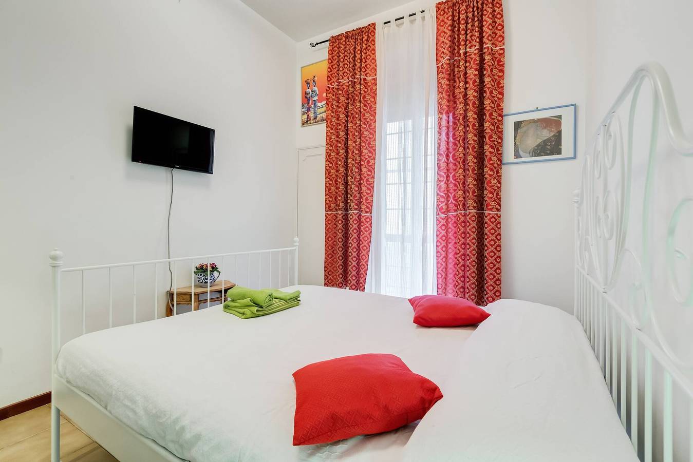 Entire apartment, Charming Trastevere Apartment in Heart of Rome in Rome, Rome Province