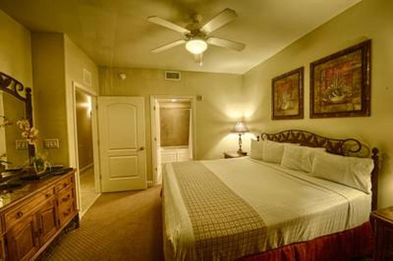 Apartamento vacacional entero, Restaurante Disney Dreams Penthouse con vista al agua en el centro comercial in Disney World