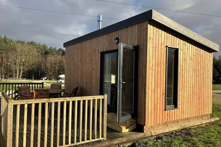 Glamping for 5 people, with garden in Nottinghamshire