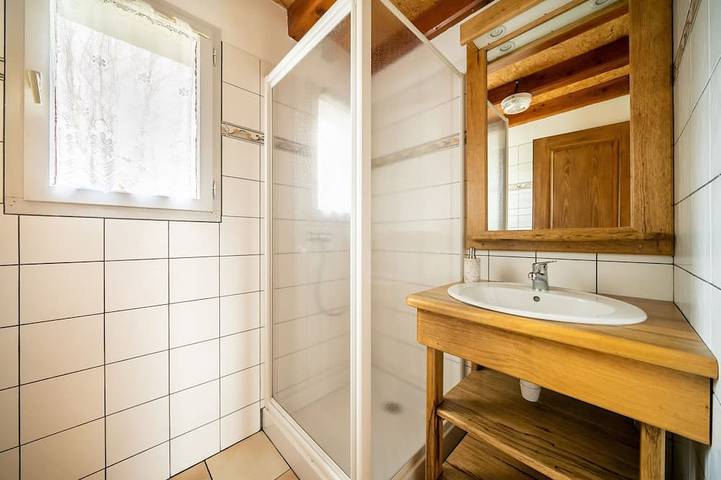 Location de vacances pour 12 personnes, avec piscine ainsi que terrasse et jardin à Le Soulié - 4