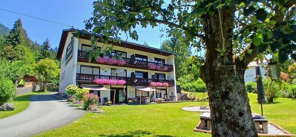 BnB für 2 Personen, mit Terrasse und Garten sowie Ausblick in Gitschtal