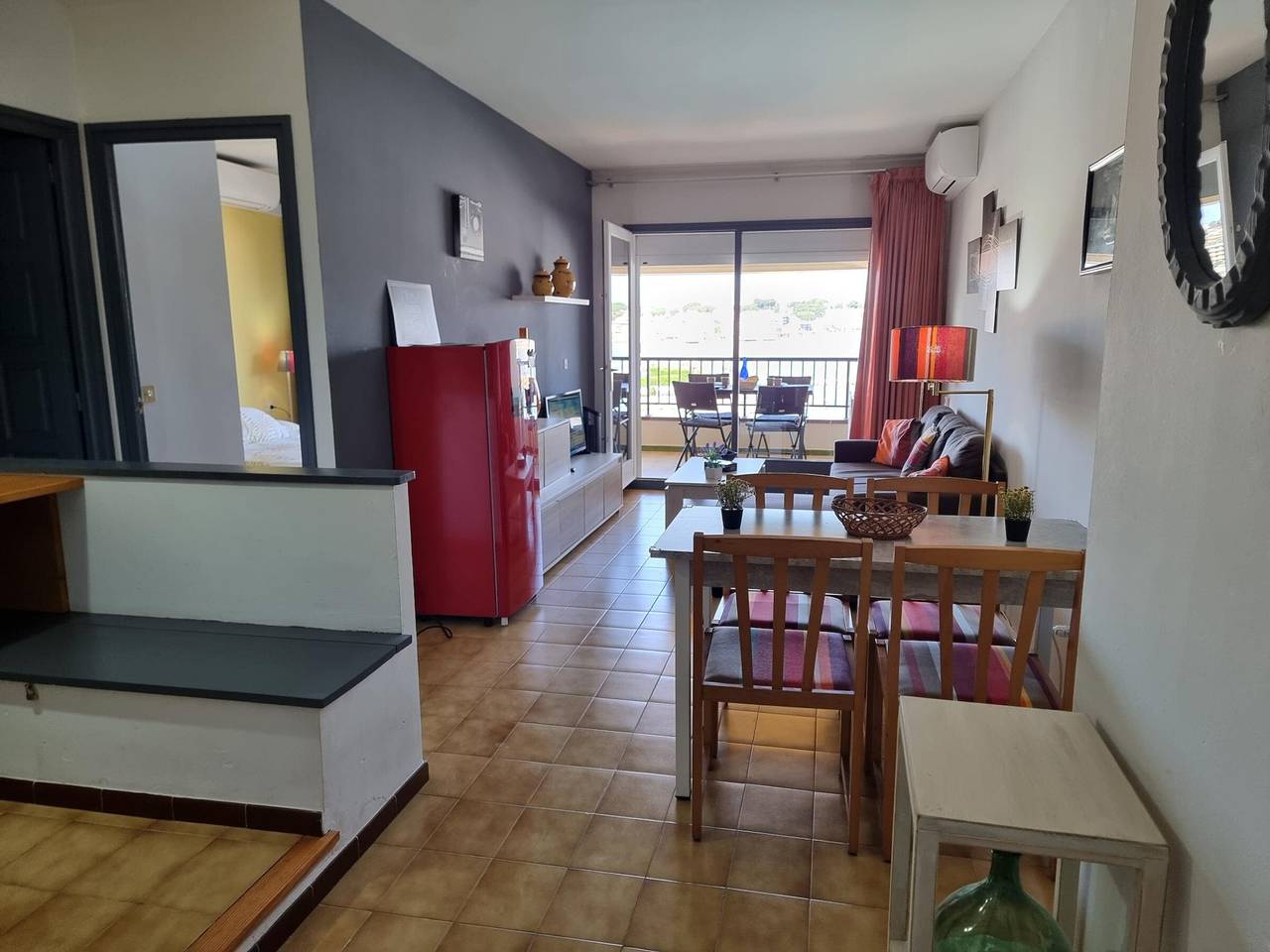 Appartement entier, Appartement avec terrasse privée à L'Escala, proche plage in L'Escala, Haut-Ampurdan