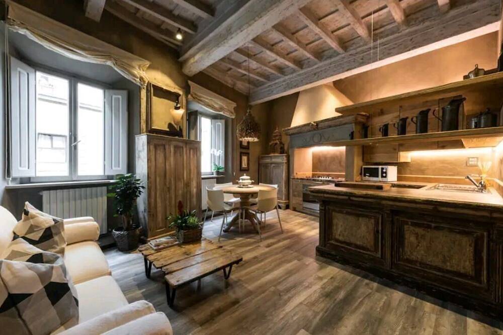 Charming Apartment in the Center of Florence in Florence city center, Florence
