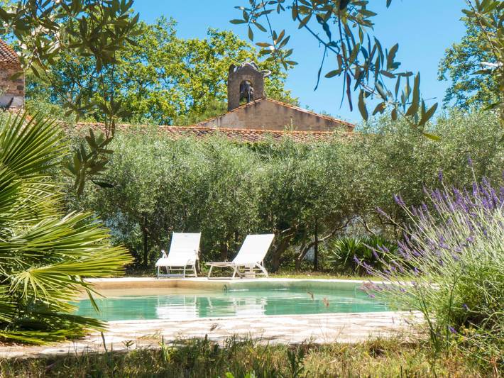 Location de vacances pour 4 personnes, avec Terrasse ainsi que Jardin et Piscine dans l' Hérault