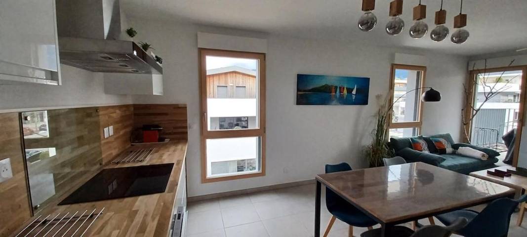 Gîte pour 6 personnes, avec vue sur le lac et balcon dans Esplanade du Lac ( Aix-les-Bains) - 3