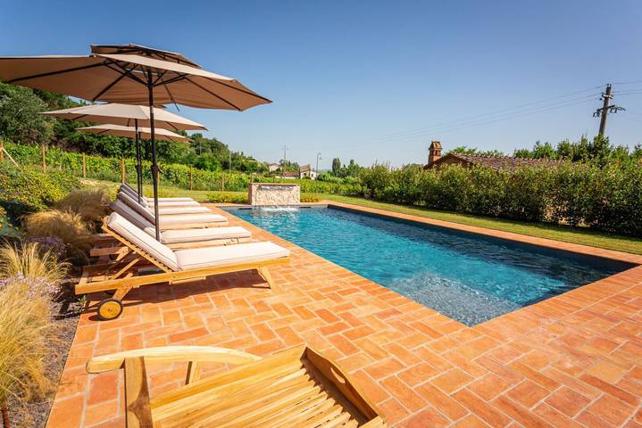 Appartamento intero, GuestHost - Tuscany Dream Barn with Swimming Pool in Palaia, Pisa e dintorni
