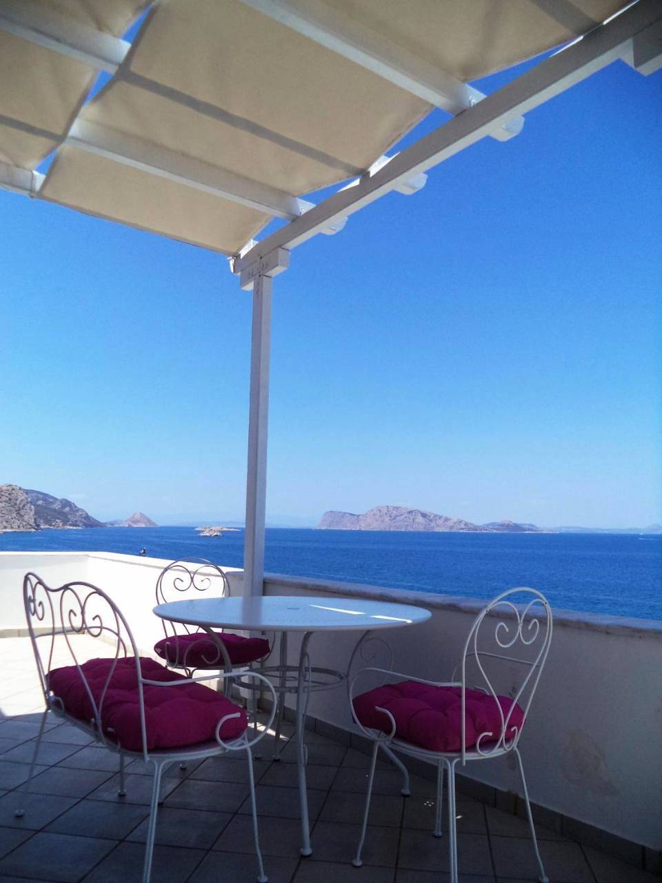 Appartement entier, Studio Apartment with Sea View in Vlichos, Hydra